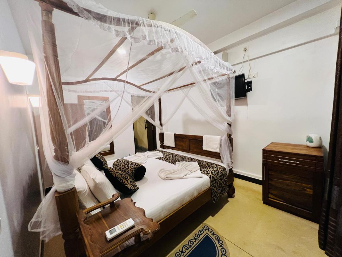 Top Secret Beach Hotel 마타라 외부 사진