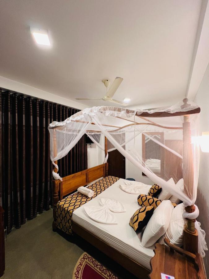 Top Secret Beach Hotel 마타라 외부 사진